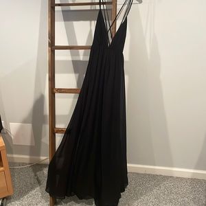 Lulu’s medium deep v and open back formal, floor length gown